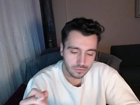 handsomeee04 online show from November 2025 10:22:02 PM