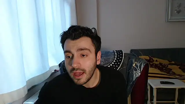 handsomeee04 online show from February 2026 02:43:01 PM