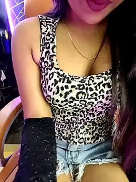 Little  Lia online show from June 2026 06:28:01 PM