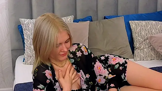 NellieLoyns online show from February 2025 11:15:01 PM