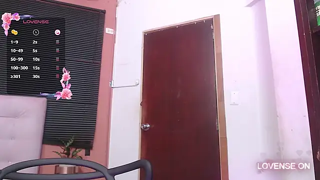 MommyHelpsmee online show from March 2025 02:04:02 AM