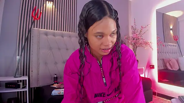 GysellHanson online show from October 2025 11:44:02 AM