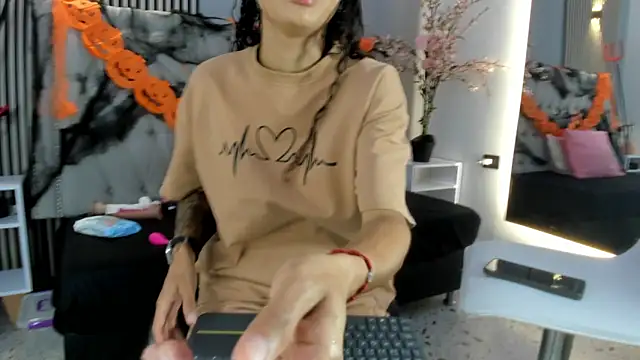 GysellHanson online show from October 2025 11:33:02 AM