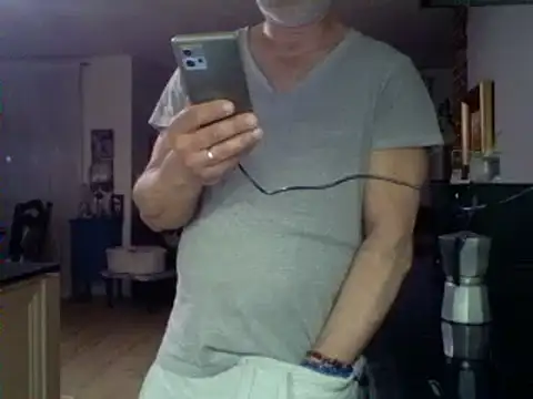 Snapshot of kevincumporn chatting on March 2025 04:15:02 AM kevincumporn online show from March 2025 04:15:02 AM