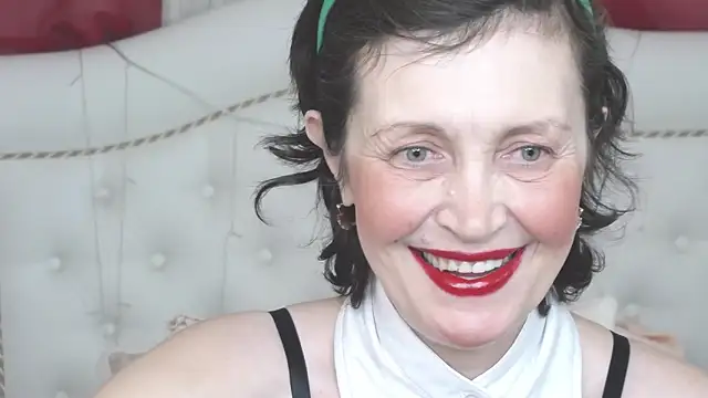 SilviaHart online show from December 2025 12:55:02 PM