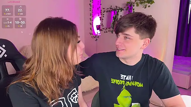 RobertAndLinela online show from December 2025 10:11:01 AM