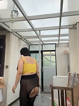 Snapshot of Happyou2 chatting on February 2025 09:31:02 AM Happyou2 online show from February 2025 09:31:02 AM