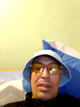 Snapshot of zeus2630 chatting on December 2025 01:32:01 AM zeus2630 online show from December 2025 01:32:01 AM