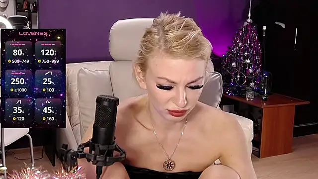 Snapshot of _britney_white_ chatting on December 2024 06:16:02 PM britney white online show from December 2024 06:16:02 PM