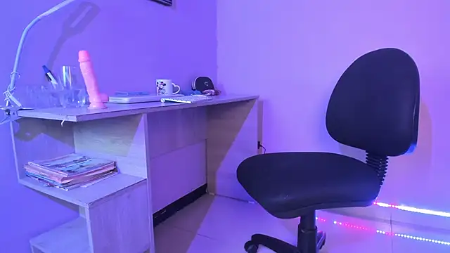 Samantha  cooper online show from February 2025 05:05:02 PM