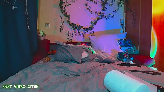 TrickyKitsune online show from March 2025 08:22:01 PM