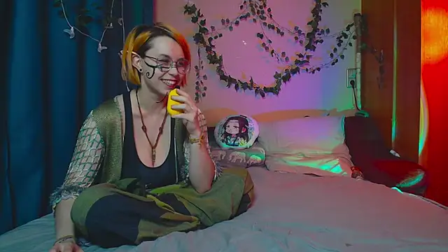 TrickyKitsune online show from March 2025 04:40:02 PM