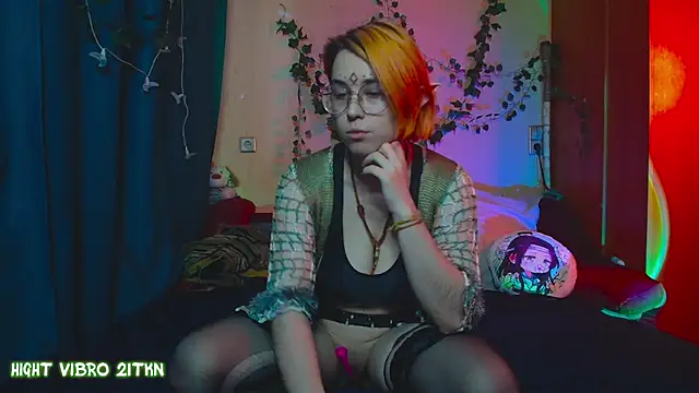 TrickyKitsune online show from March 2025 03:20:01 PM