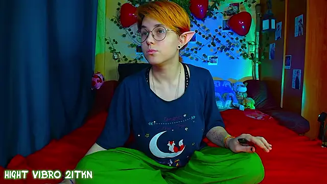 TrickyKitsune online show from March 2026 03:19:02 PM