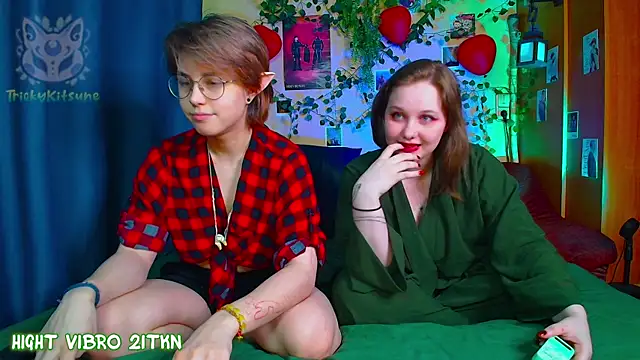 TrickyKitsune online show from April 2026 03:46:02 PM