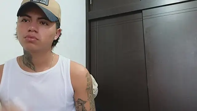 Snapshot of Thiago_x_Sahara chatting on February 2025 11:30:01 AM Thiago x Sahara online show from February 2025 11:30:01 AM