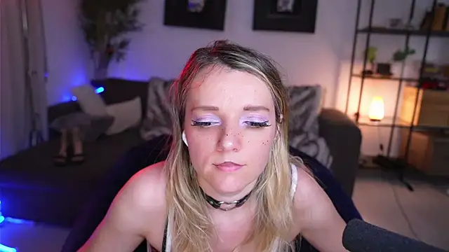 Snapshot of Magnetic_Amy chatting on March 2025 03:29:02 PM Magnetic Amy online show from March 2025 03:29:02 PM