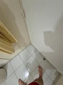 Snapshot of Maxoux02 chatting on February 2025 06:01:02 PM Maxoux02 online show from February 2025 06:01:02 PM