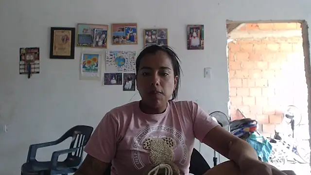 Snapshot of Coral0403 chatting on May 2026 06:38:02 PM Coral0403 online show from May 2026 06:38:02 PM