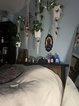 AlessasRoom online show from October 2025 06:03:02 PM