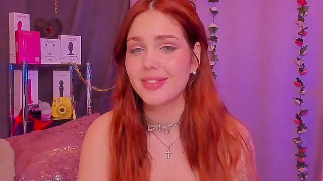 Snapshot of AliceOfWonders chatting on March 2025 07:40:02 AM AliceOfWonders online show from March 2025 07:40:02 AM