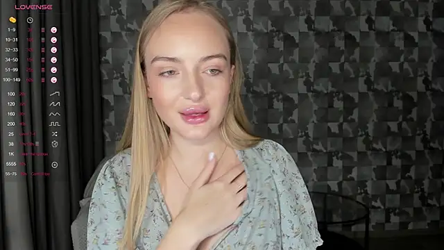 A delina online show from November 2025 02:07:02 PM