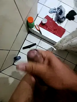 Snapshot of tesaodaweb chatting on December 2025 04:36:01 PM tesaodaweb online show from December 2025 04:36:01 PM