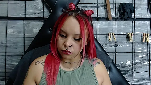 Snapshot of Alana_Roth chatting on October 2025 07:25:02 PM Alana Roth online show from October 2025 07:25:02 PM