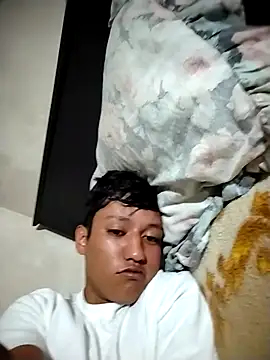 Snapshot of MartzJJ chatting on September 2025 06:13:01 PM MartzJJ online show from September 2025 06:13:01 PM