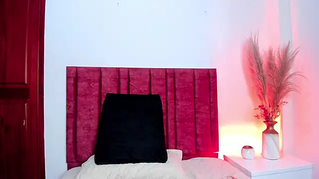 EloiseQuinn online show from October 2025 01:11:02 PM