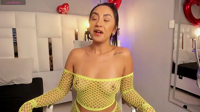 MAGIC AURORAA online show from February 2025 02:57:02 PM