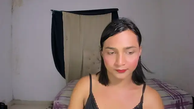 Snapshot of Miss_noah18 chatting on January 2025 11:01:02 PM Miss noah18 online show from January 2025 11:01:02 PM