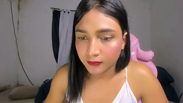 Snapshot of Miss_noah18 chatting on September 2025 08:45:01 PM Miss noah18 online show from September 2025 08:45:01 PM