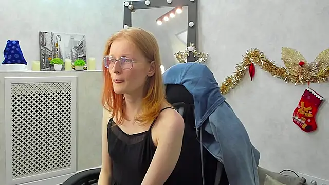 Snapshot of ElizabethHarpper chatting on January 2025 07:04:02 AM ElizabethHarpper online show from January 2025 07:04:02 AM