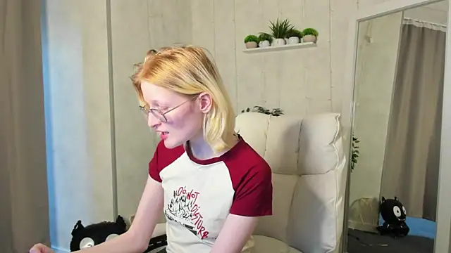 Snapshot of ElizabethHarpper chatting on October 2025 09:21:02 AM ElizabethHarpper online show from October 2025 09:21:02 AM