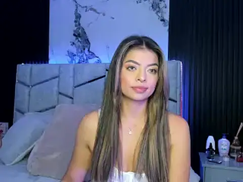 Snapshot of daniiphoeniixx chatting on February 2025 07:19:02 PM daniiphoeniixx online show from February 2025 07:19:02 PM