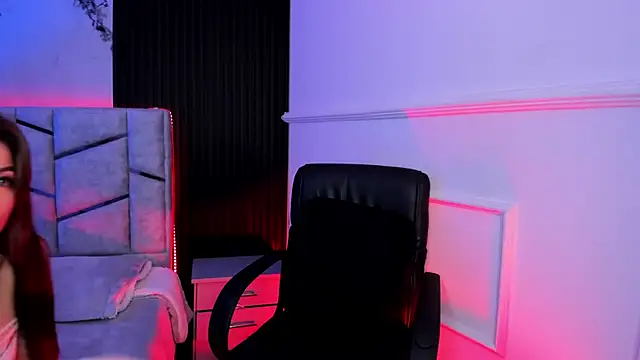 daniiphoeniixx online show from October 2025 07:27:02 PM