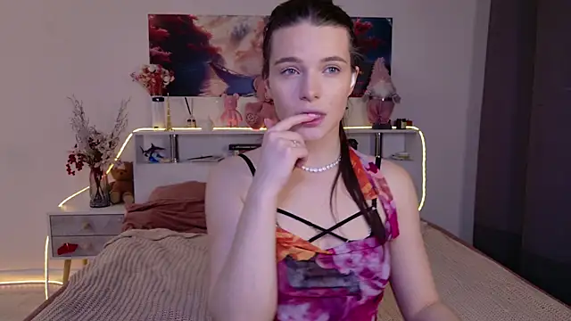 Nellie Medina online show from March 2026 05:07:01 PM