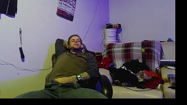 Snapshot of JamesMichael88 chatting on February 2025 03:21:02 AM JamesMichael88 online show from February 2025 03:21:02 AM