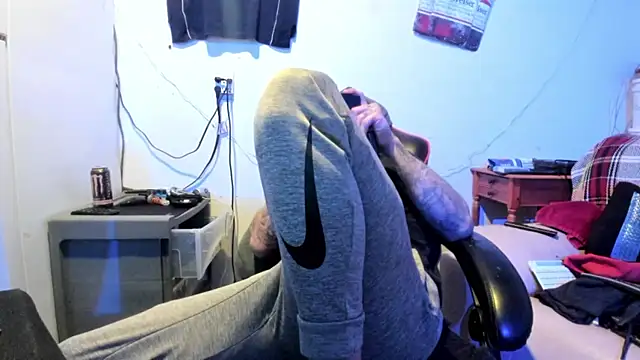 Snapshot of JamesMichael88 chatting on February 2025 08:06:02 AM JamesMichael88 online show from February 2025 08:06:02 AM