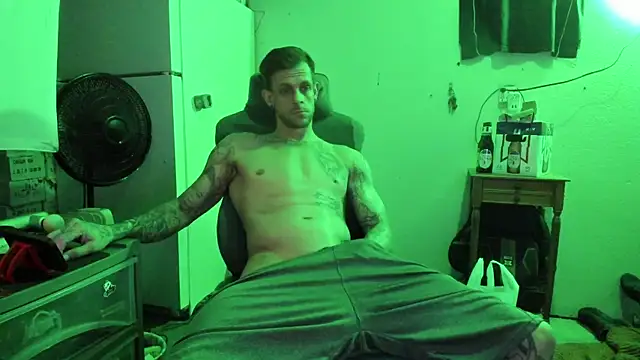 Snapshot of JamesMichael88 chatting on March 2025 12:27:02 AM JamesMichael88 online show from March 2025 12:27:02 AM