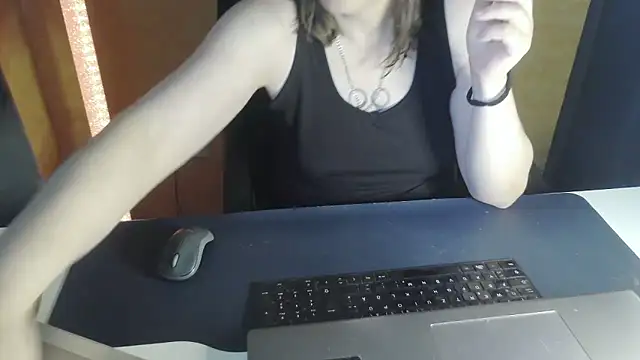 Snapshot of Sweet_Phoenix chatting on June 2026 07:42:02 AM Sweet Phoenix online show from June 2026 07:42:02 AM
