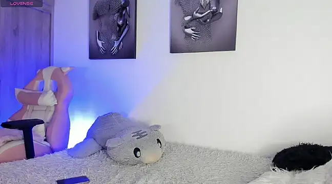 Henophiid online show from February 2025 04:04:01 AM