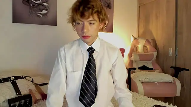 Henophiid online show from September 2025 03:09:02 AM