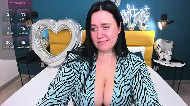 Snapshot of GloriaBates chatting on February 2025 12:41:01 AM GloriaBates online show from February 2025 12:41:01 AM