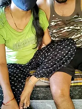 lovelygirl4567 online show from February 2025 04:03:02 AM