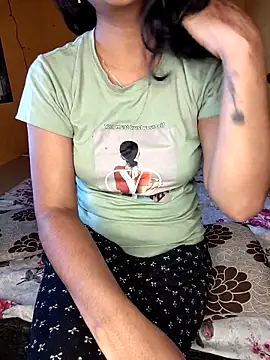 lovelygirl4567 online show from October 2025 05:08:01 AM