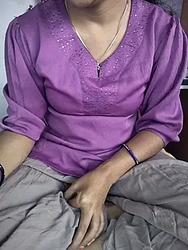 lovelygirl4567 online show from February 2026 06:21:01 AM