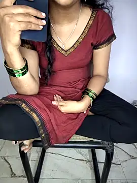 lovelygirl4567 online show from April 2026 05:54:02 PM