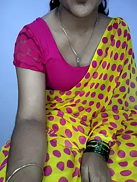 lovelygirl4567 online show from April 2026 06:05:02 PM